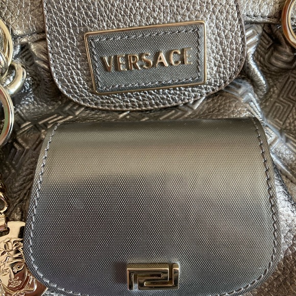 Authentic Versace shoulder bag - Picture 3 of 16
